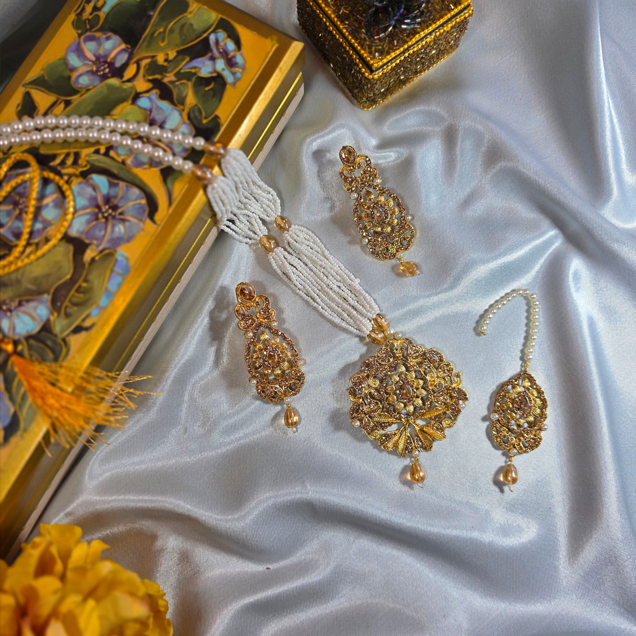 Champagne and Gold Dream