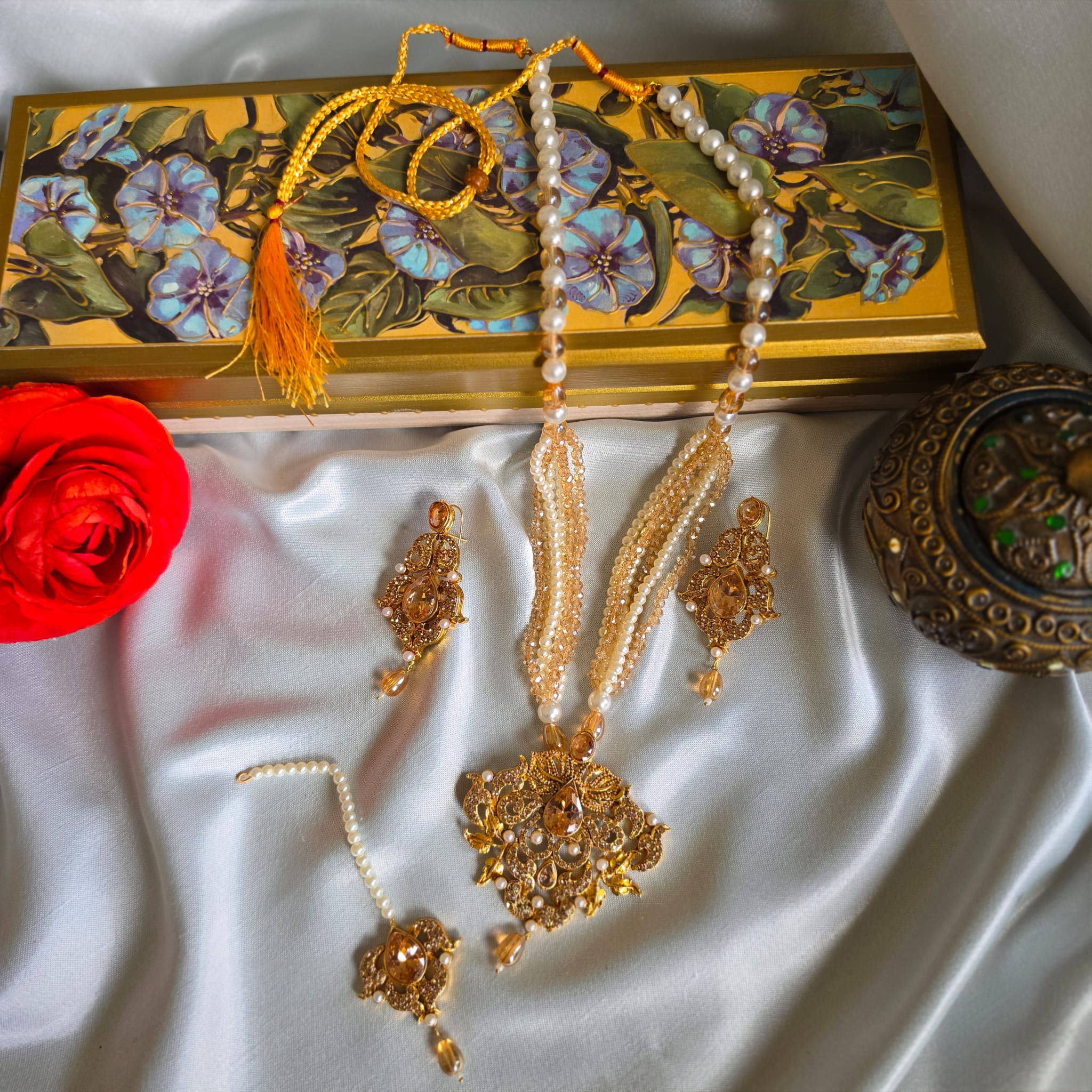 Champagne and Gold Fantasy