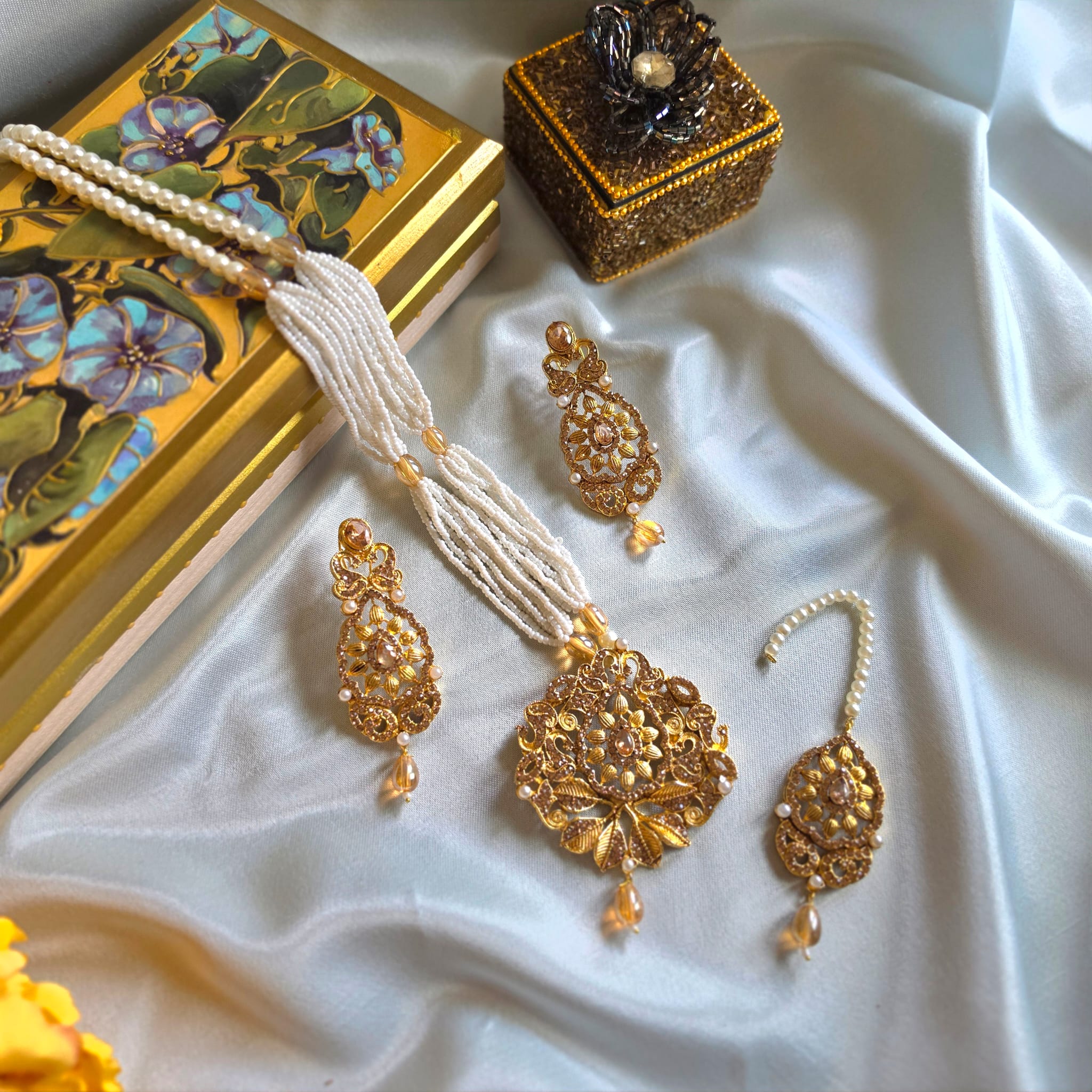 Champagne and Gold Dream