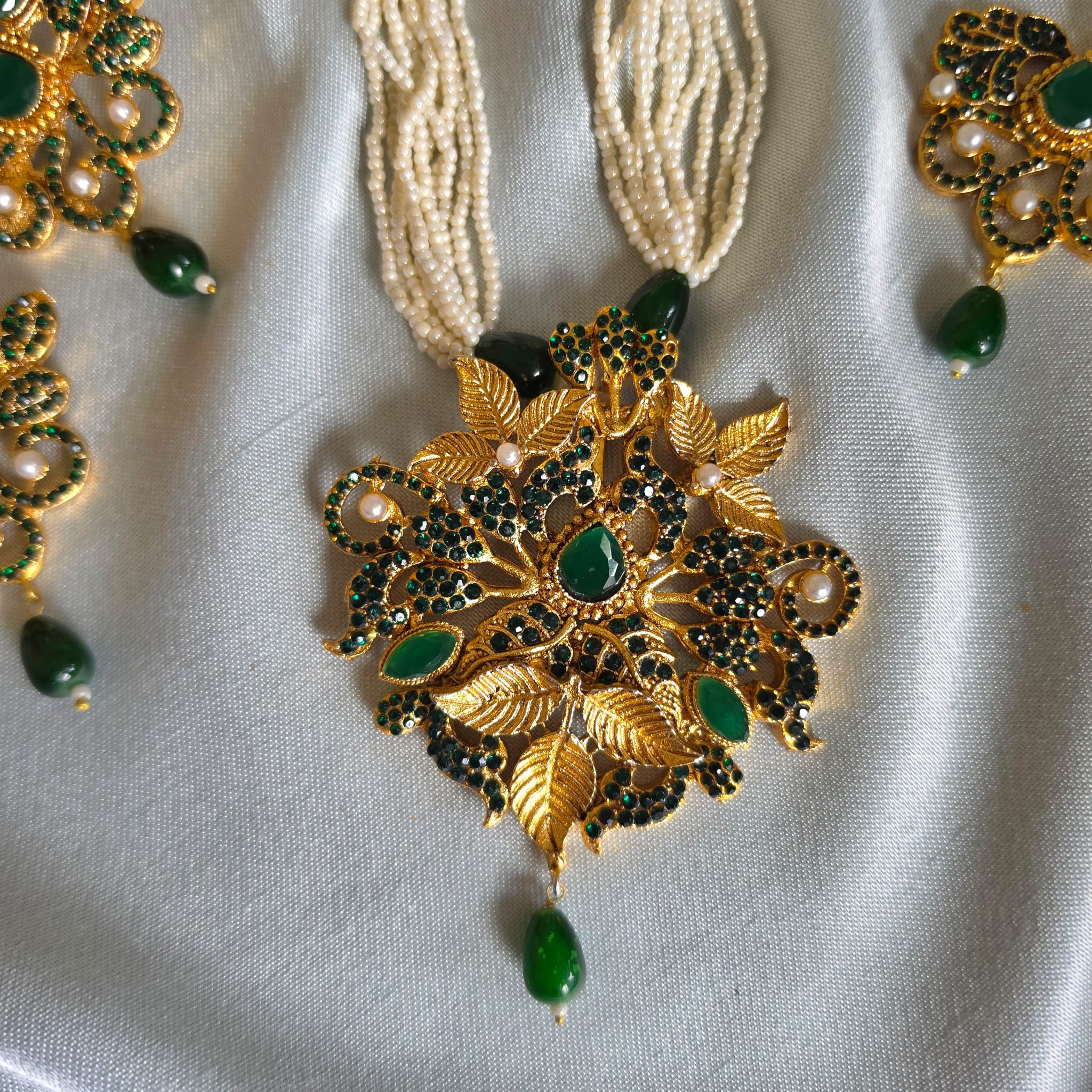 Emerald Green Mausam