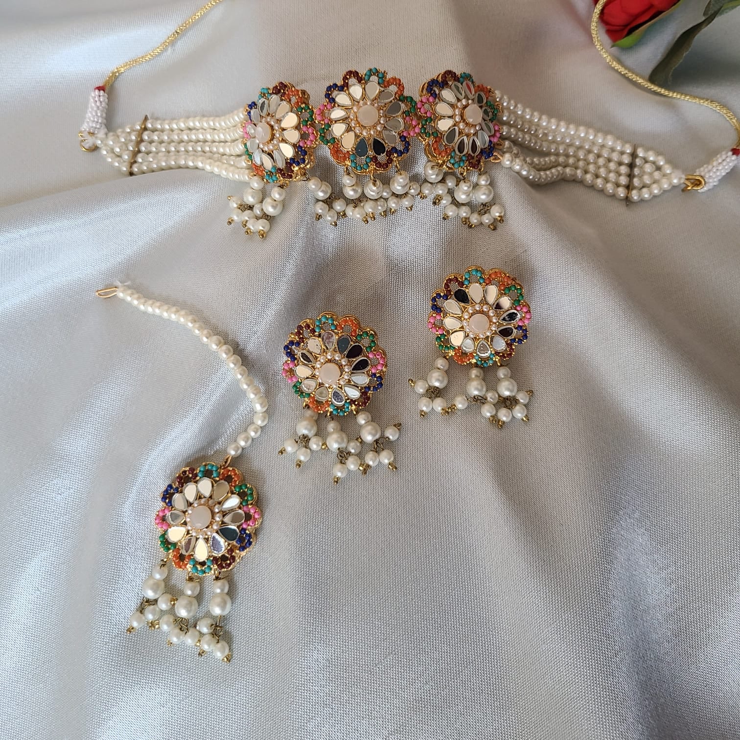 White Laila - Choker Set