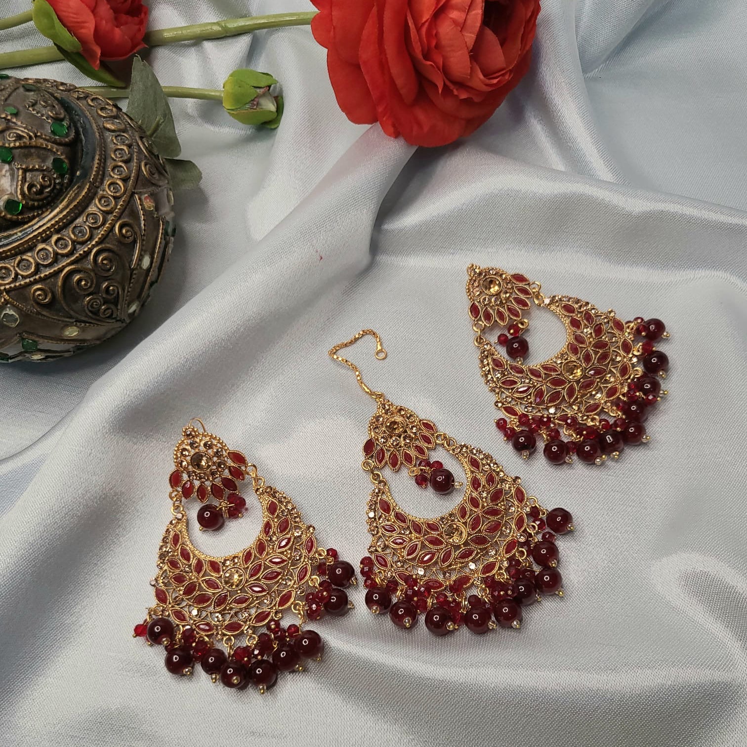 Maroon Minal