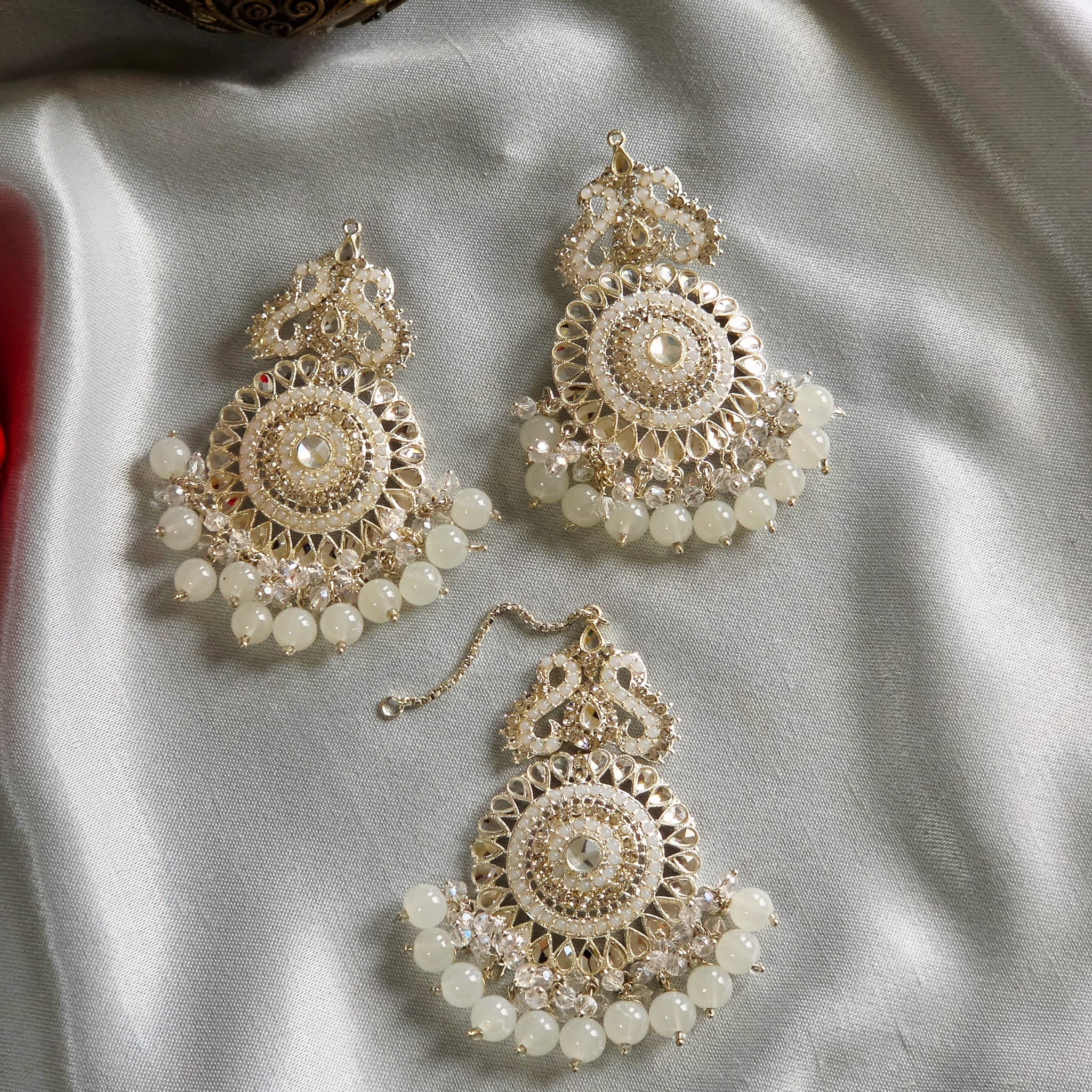 White Afsana