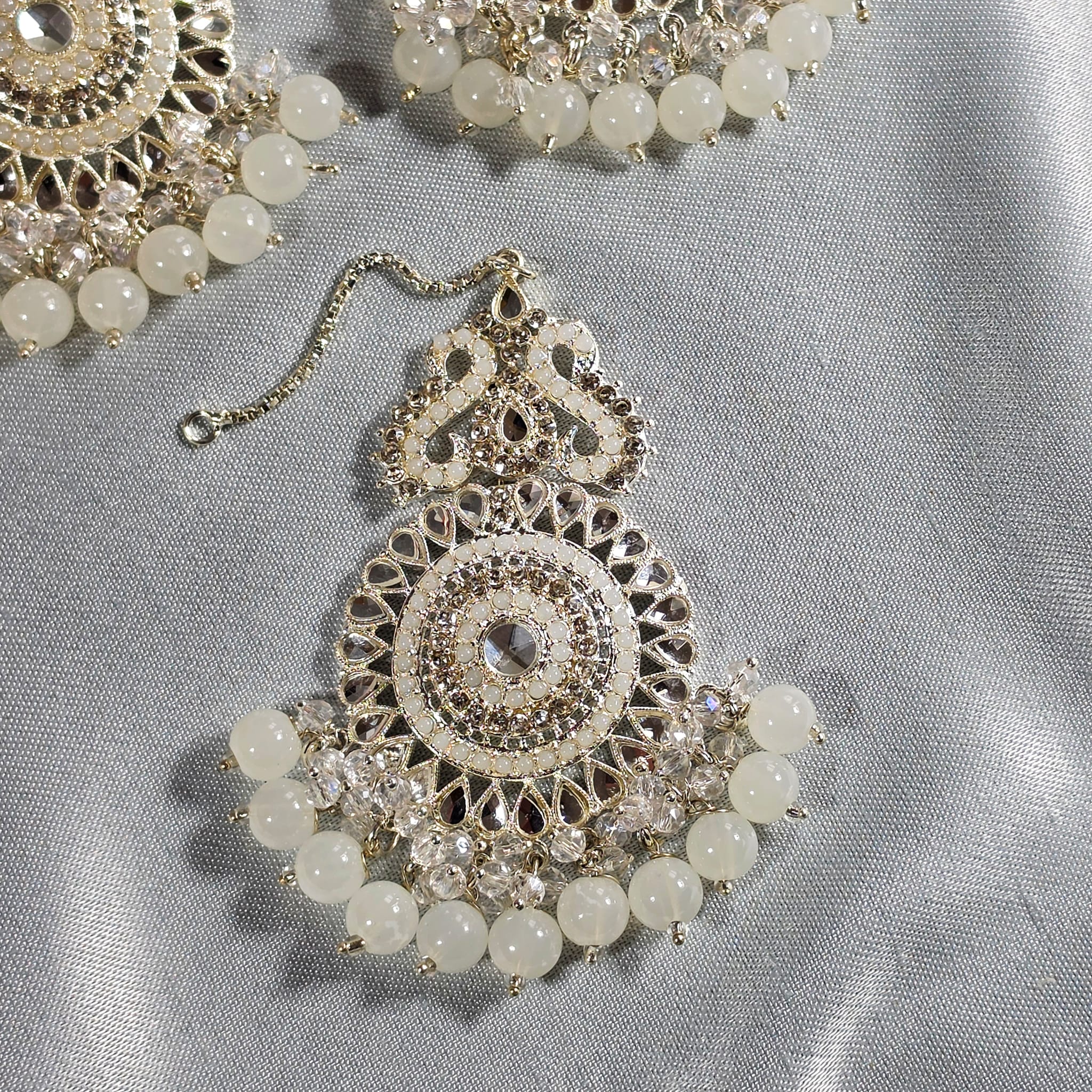 White Afsana