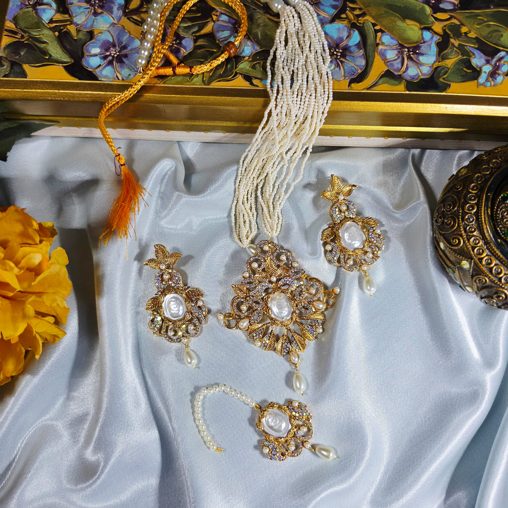 Gold and White Gulzar